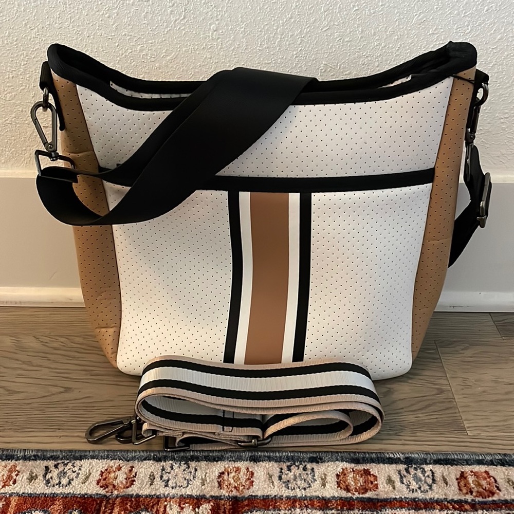 Haute Shore Blake Crossbody in Deluxe